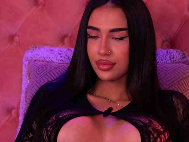 KimNaty webcam