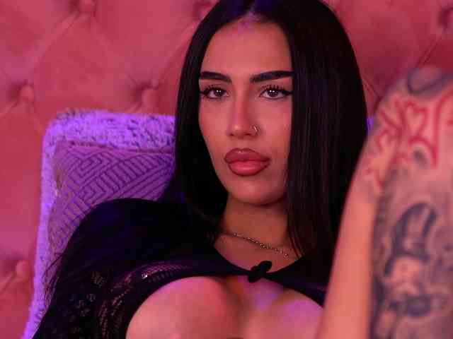 KimNaty webcam