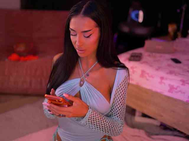 KimNaty webcam