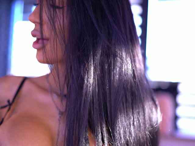 KimNaty webcam