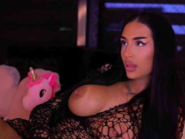 KimNaty webcam