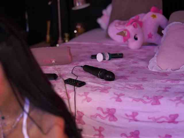 KimNaty webcam