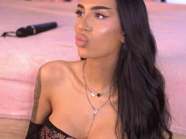 KimNaty webcam