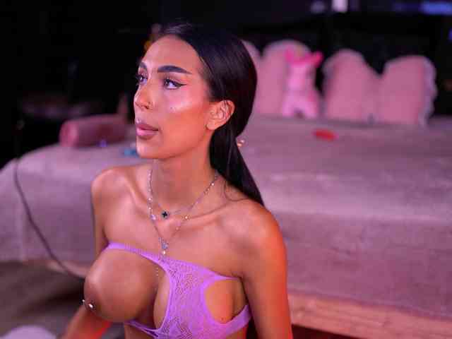 KimNaty webcam