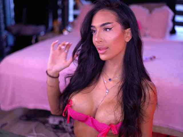 KimNaty webcam