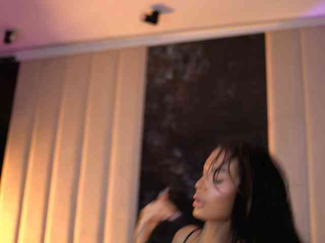 KimNaty webcam