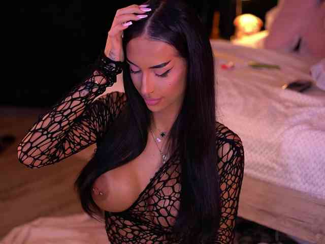 KimNaty webcam