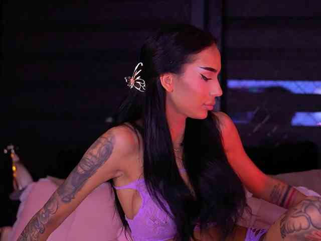 KimNaty webcam