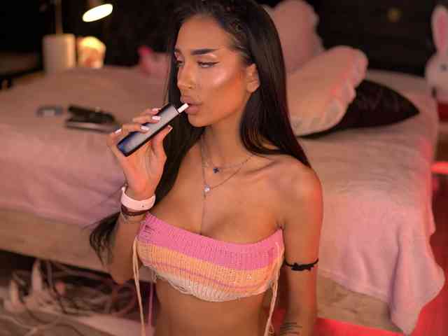KimNaty webcam