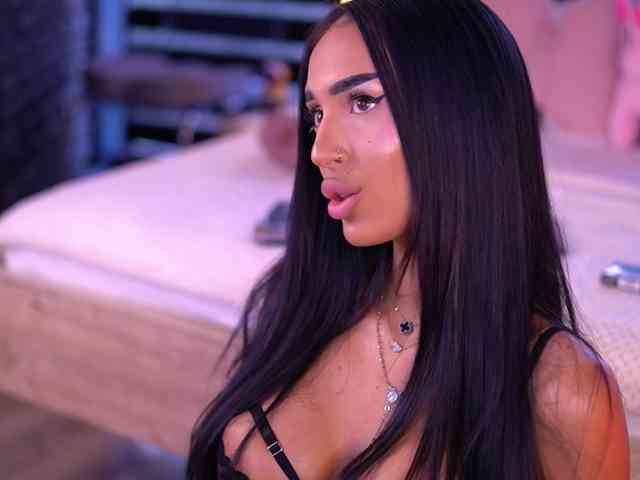 KimNaty webcam