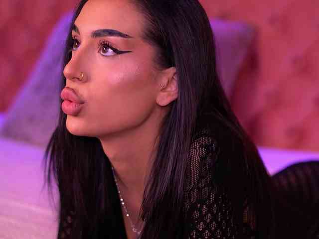 KimNaty webcam