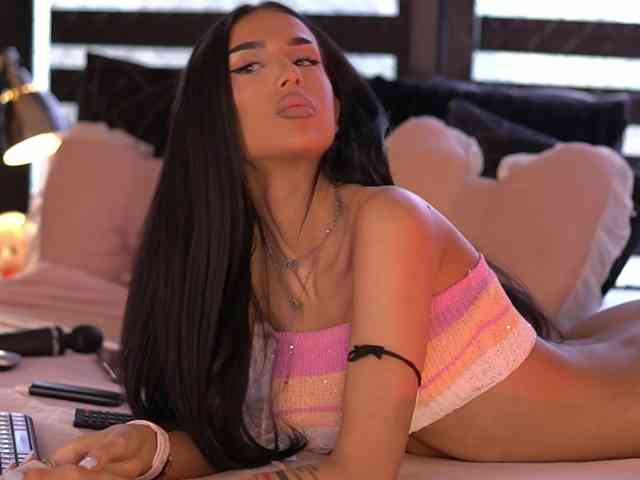 KimNaty webcam