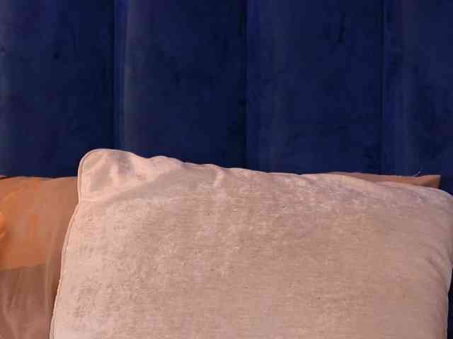 KimNaty webcam