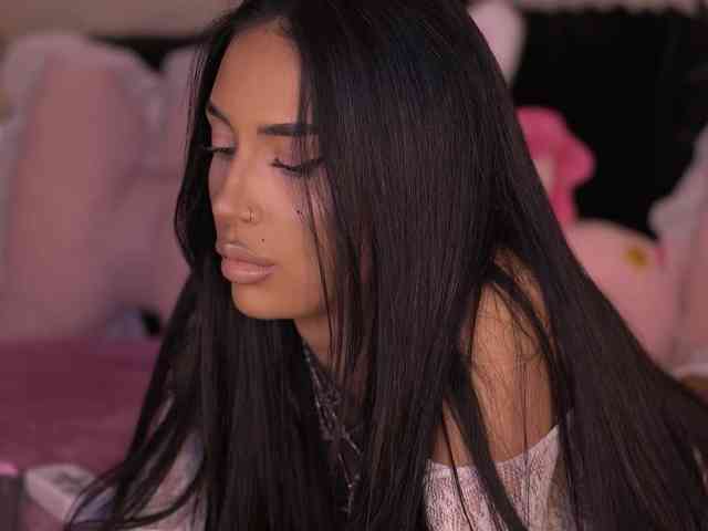 KimNaty webcam