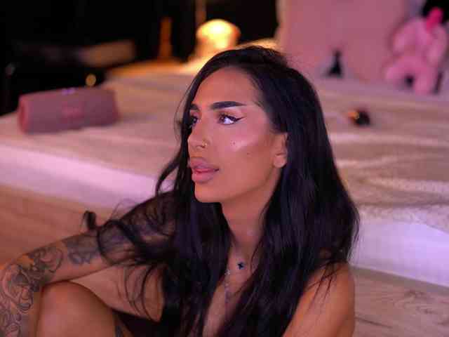 KimNaty webcam