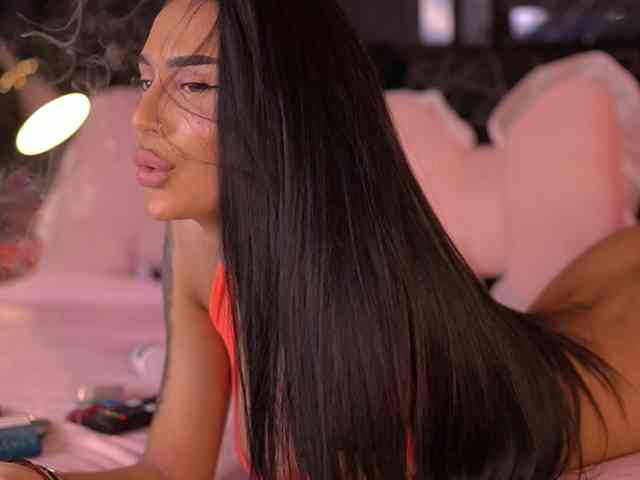 KimNaty webcam