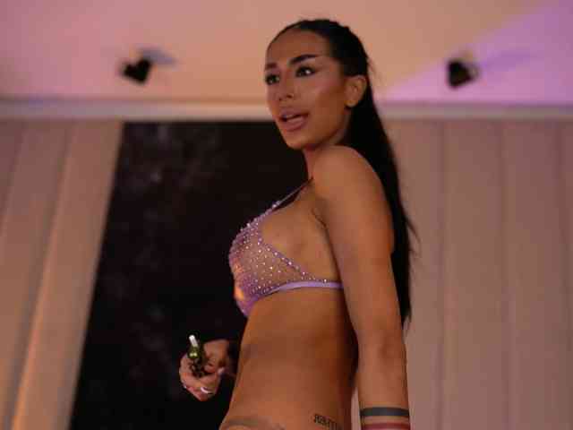KimNaty webcam