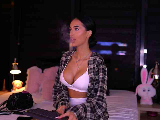 KimNaty webcam