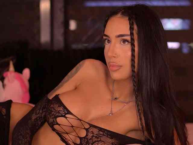 KimNaty webcam