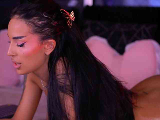 KimNaty webcam