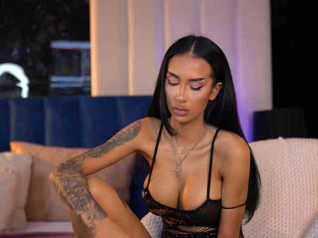 KimNaty webcam