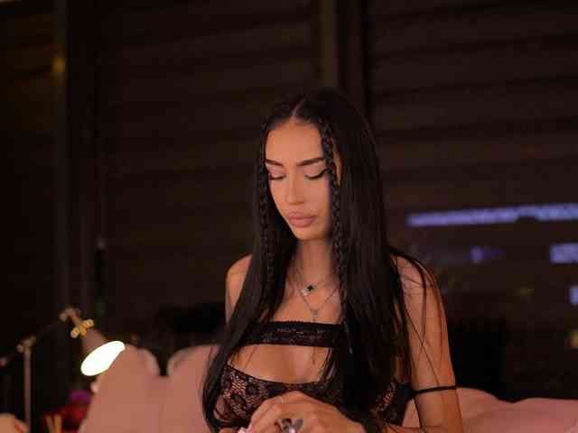 KimNaty webcam