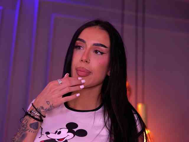 KimNaty webcam