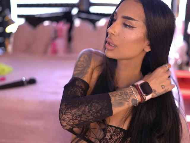 KimNaty webcam