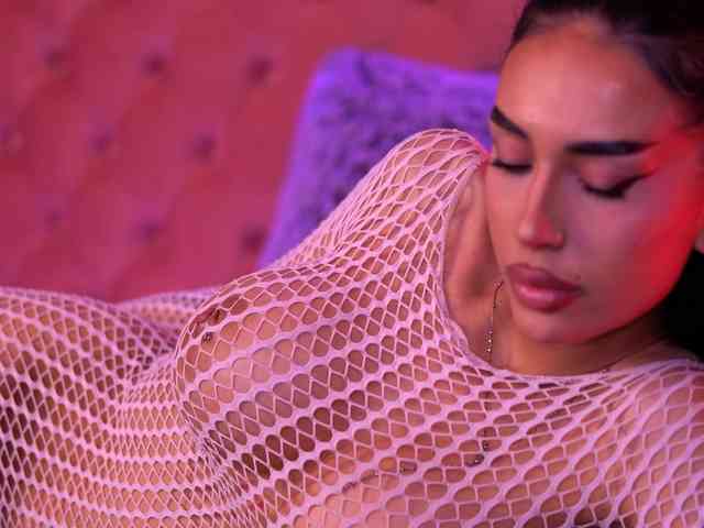 KimNaty webcam