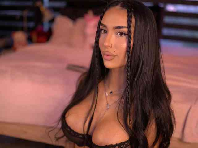 KimNaty webcam