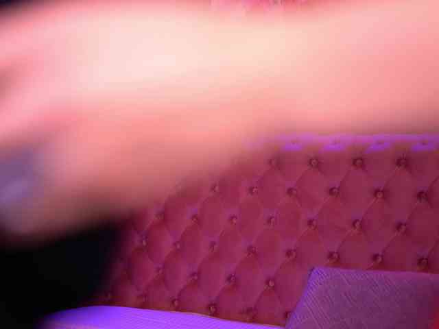 KimNaty webcam