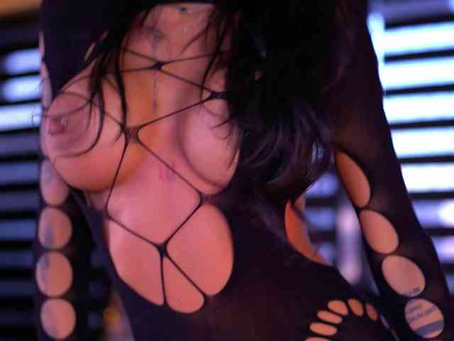 KimNaty webcam