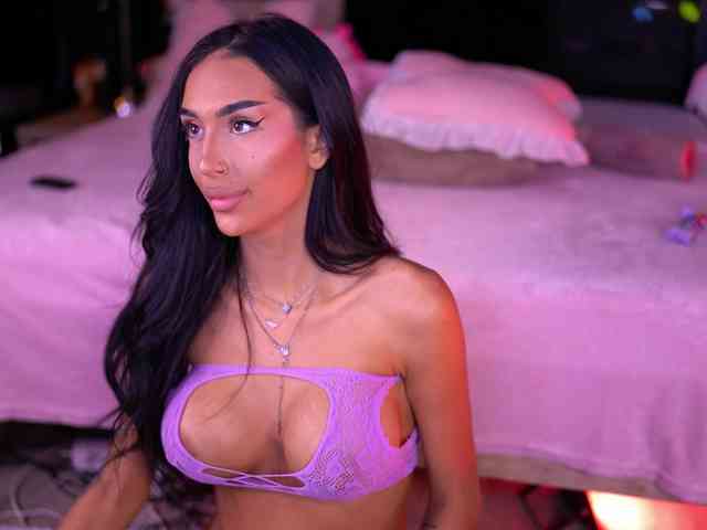 KimNaty webcam