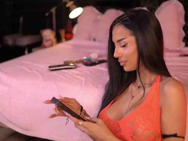 KimNaty webcam