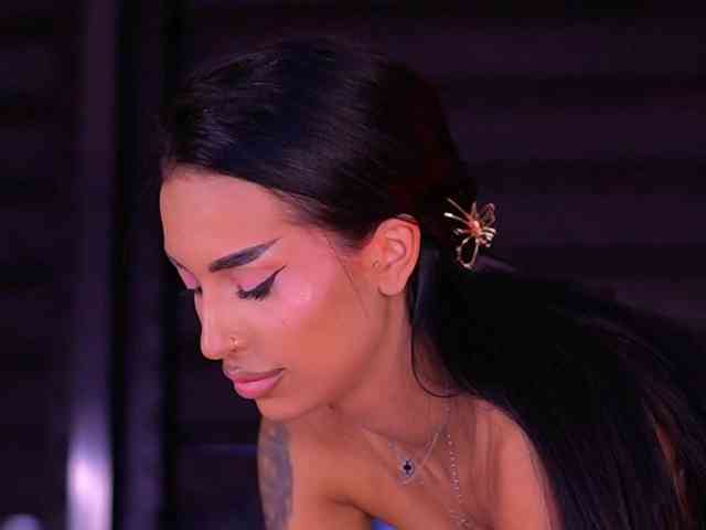 KimNaty webcam