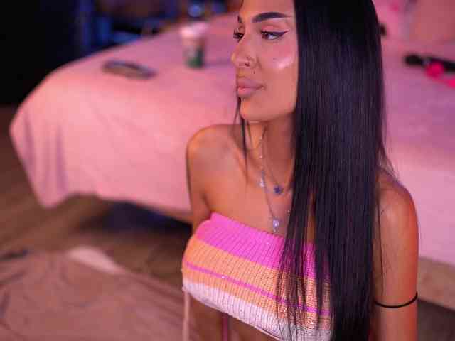 KimNaty webcam