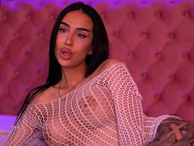 KimNaty webcam