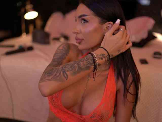 KimNaty webcam