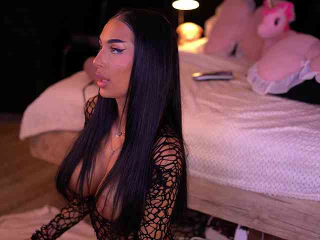 KimNaty webcam