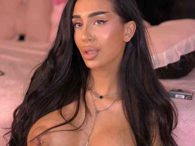 KimNaty webcam