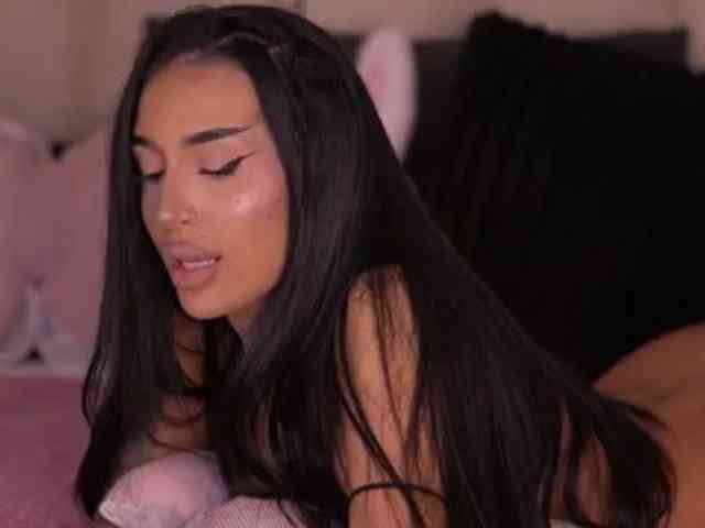 KimNaty webcam