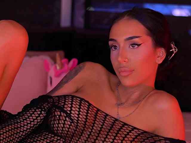 KimNaty webcam