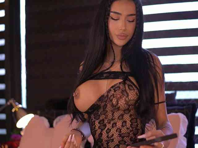 KimNaty webcam
