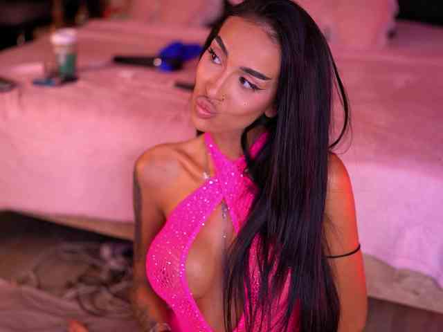 KimNaty webcam