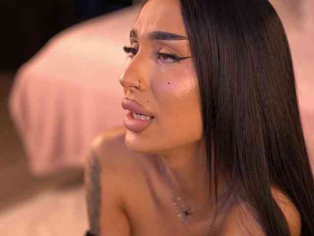 KimNaty webcam