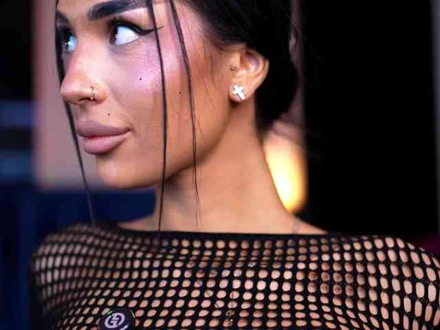 KimNaty webcam