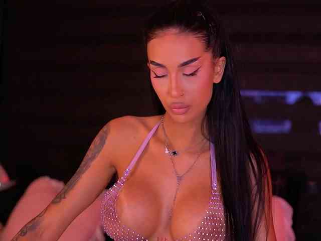KimNaty webcam