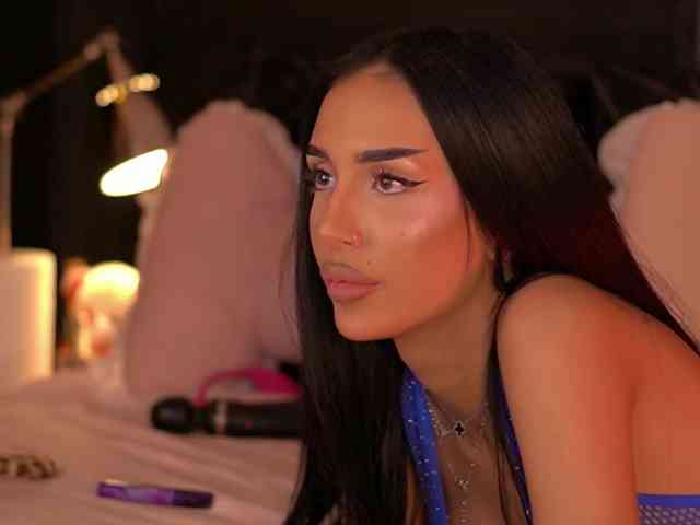KimNaty webcam
