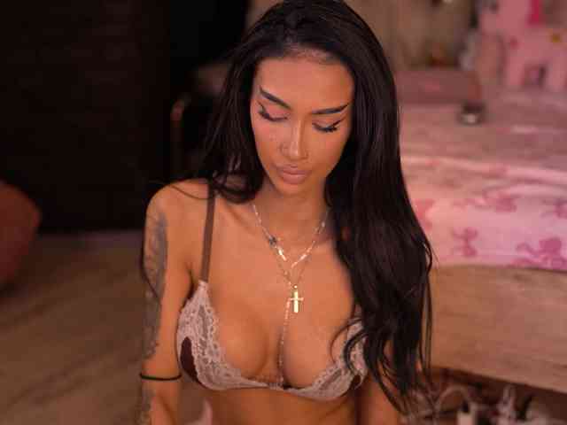 KimNaty webcam