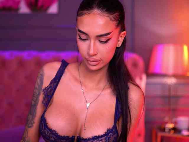KimNaty webcam